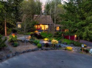 5903 SW Sheridan Ct, Portland, OR 97221