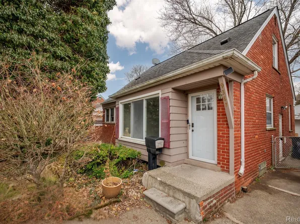 9387 Salem, Redford, MI 48239