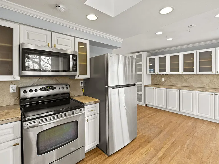 304 Cielo Vista St — Photo 15