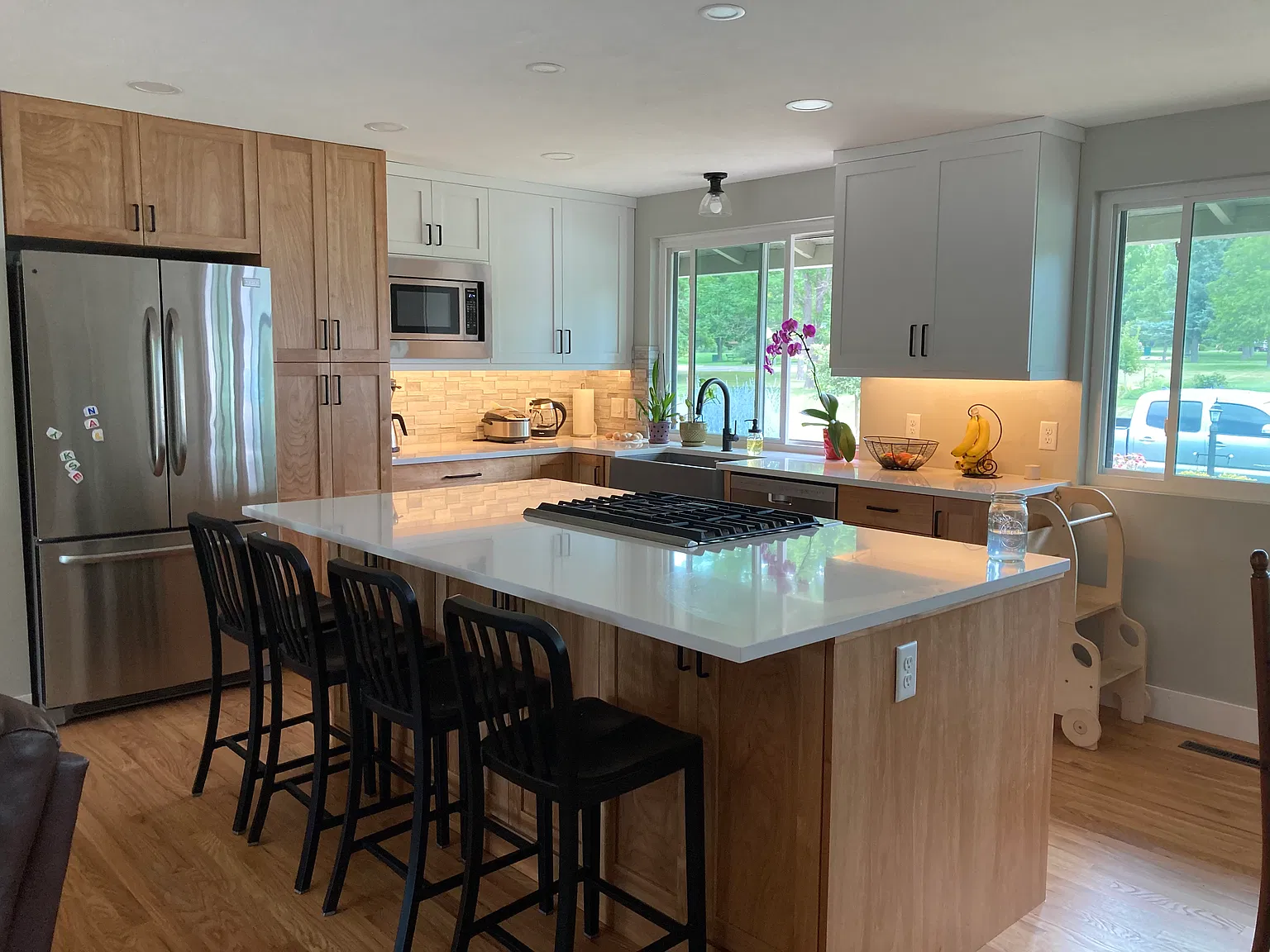 4 bed, 3.5 bath, 2660 sqft, $4,300 — Photo 4