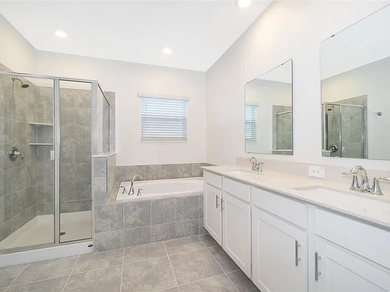 2790 Armstrong Ave — Photo 9