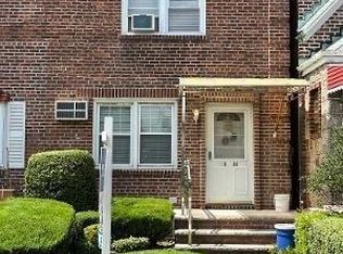 2008 150th St, Whitestone, NY 11357