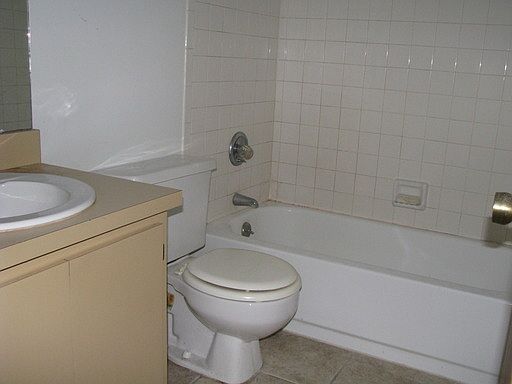 5th image of 1549 NE 2nd St APT G