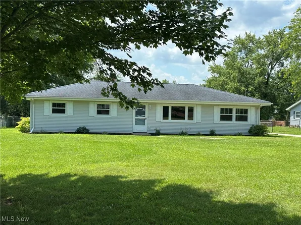 927 Gaynelle Ave, Streetsboro, OH 44241