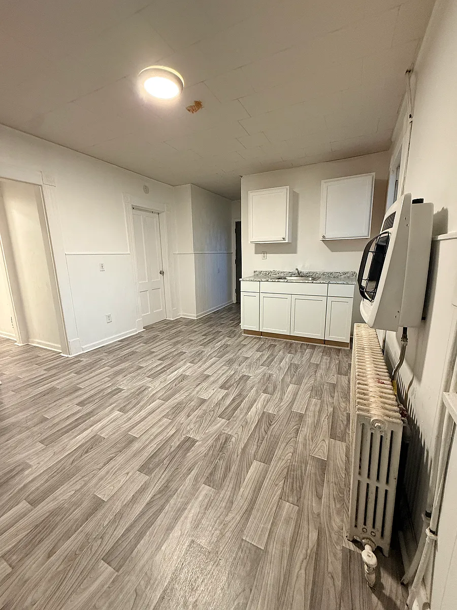 Building Photo - 18 Seymour St #1