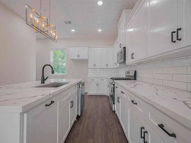2206 Hoskins Dr — Photo 36