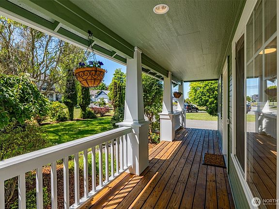 4th image of 2609 C Avenue