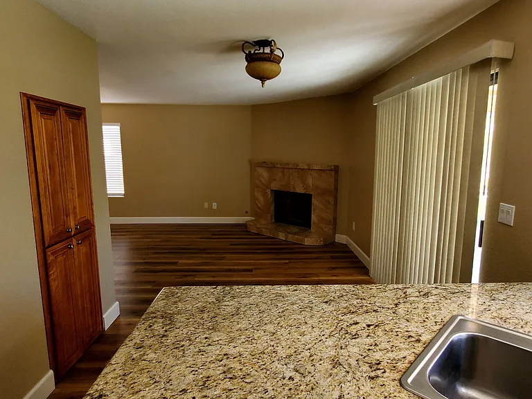3118 W Avenue J4 — Photo 10