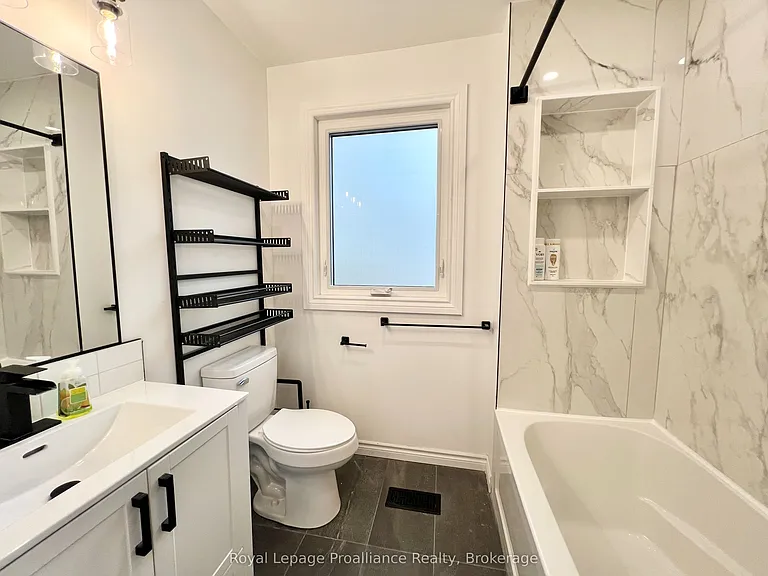 220 Foster Ave #B — Photo 16