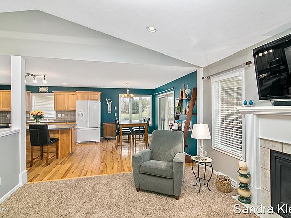5th image of 642 Trout Ct NE #7