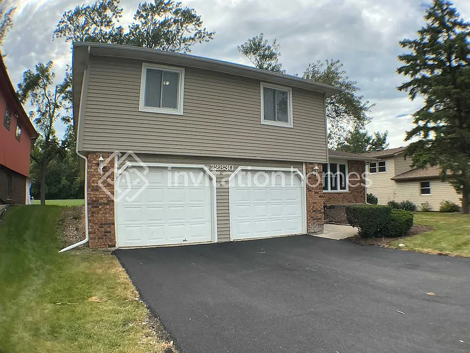 22830 Lakeshore Dr