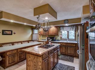 635 Countryside Ln, Hudson, WI 54016