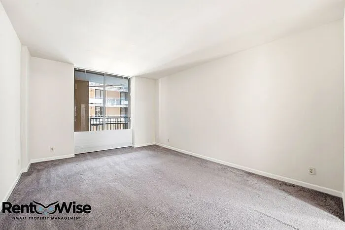 555 Laurel Ave #303 — Photo 35