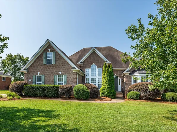 2237 Stallings Rd, Harrisburg, NC 28075