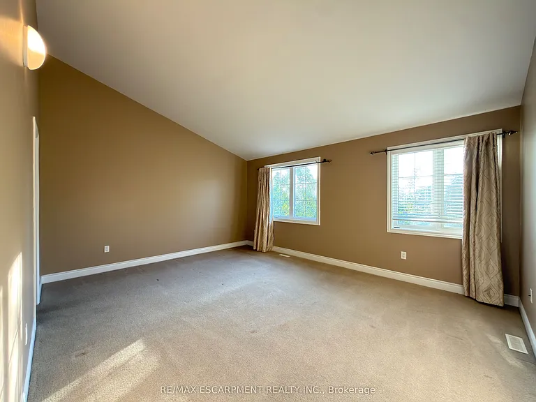 2085 Pine St — Photo 23