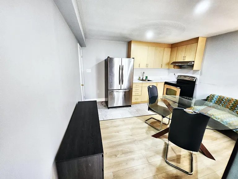 90 Napoli Dr — Photo 5