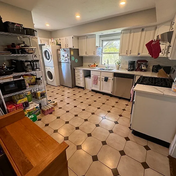 4114 Washington St #3 — Photo 8