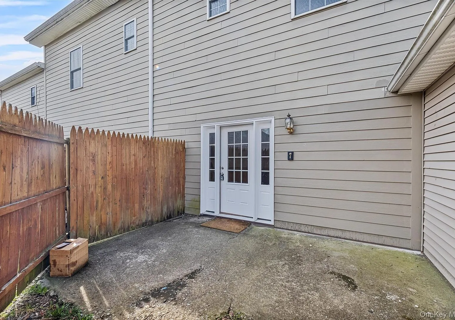 2 bed, 1.5 bath, 1249 sqft, $2,695 — Photo 2