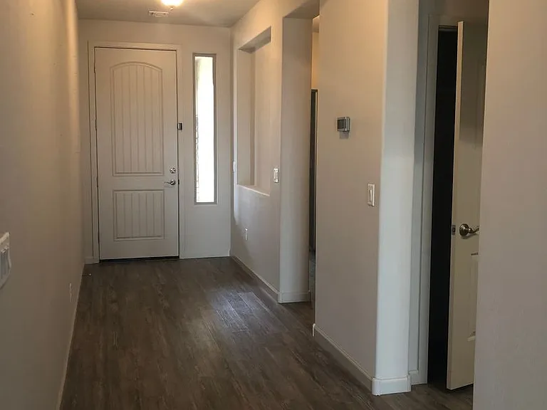 2305 Nova Loop — Photo 2