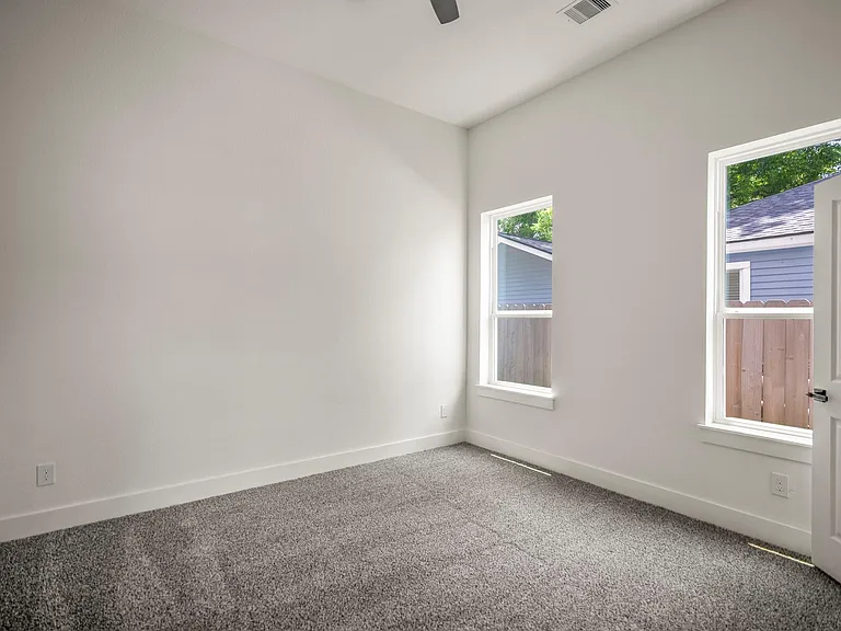 1226 E 23rd St — Photo 22