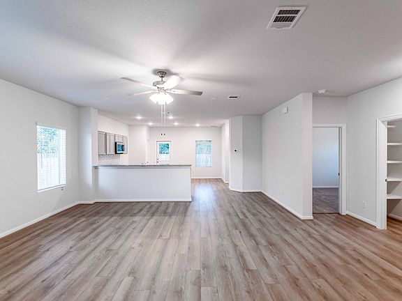 3rd image of 503 Lucky Ave