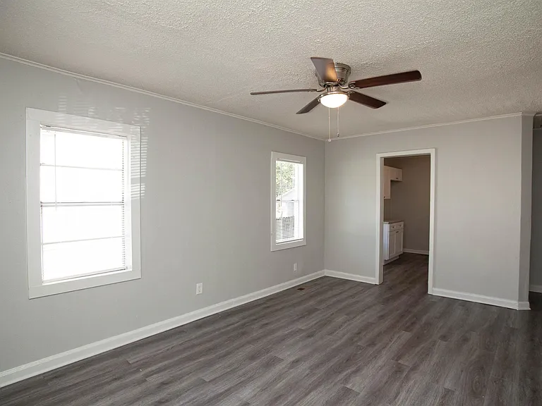 1411 S Jackson St — Photo 2