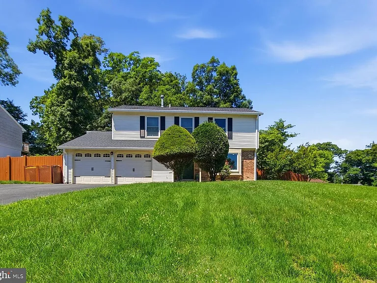 9120 Huber Ct — Photo 1