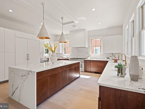 3rd image of 5022 Cathedral Ave NW