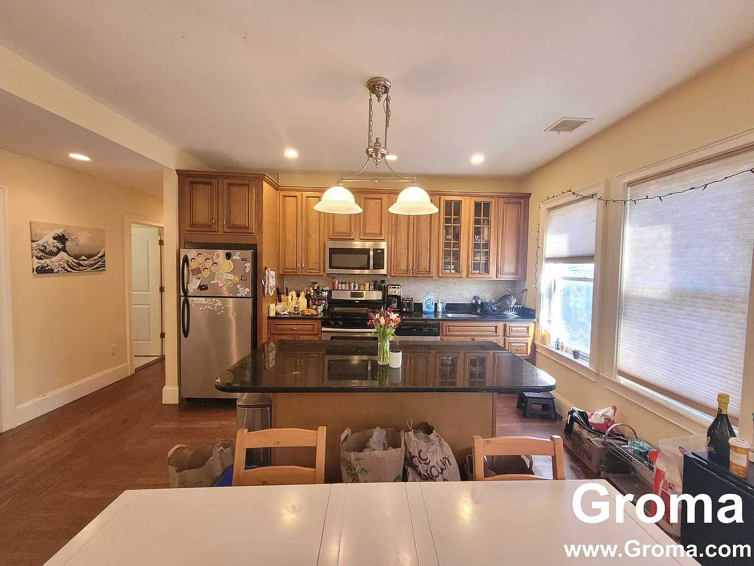 4 bed, $6,710 — Photo 2