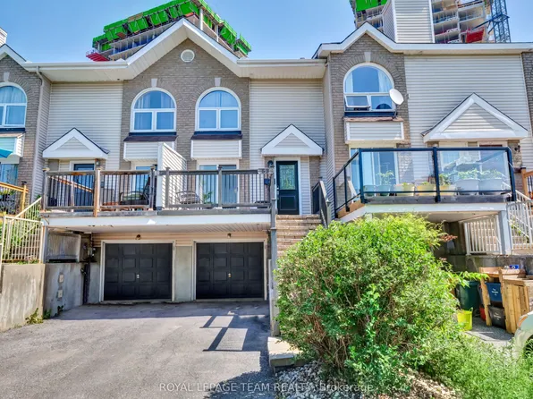 53 Thornbury Cres, Ottawa, ON K2G 6C5