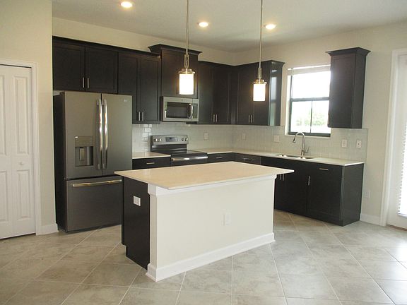 3rd image of 11420 Whistling Pine Way