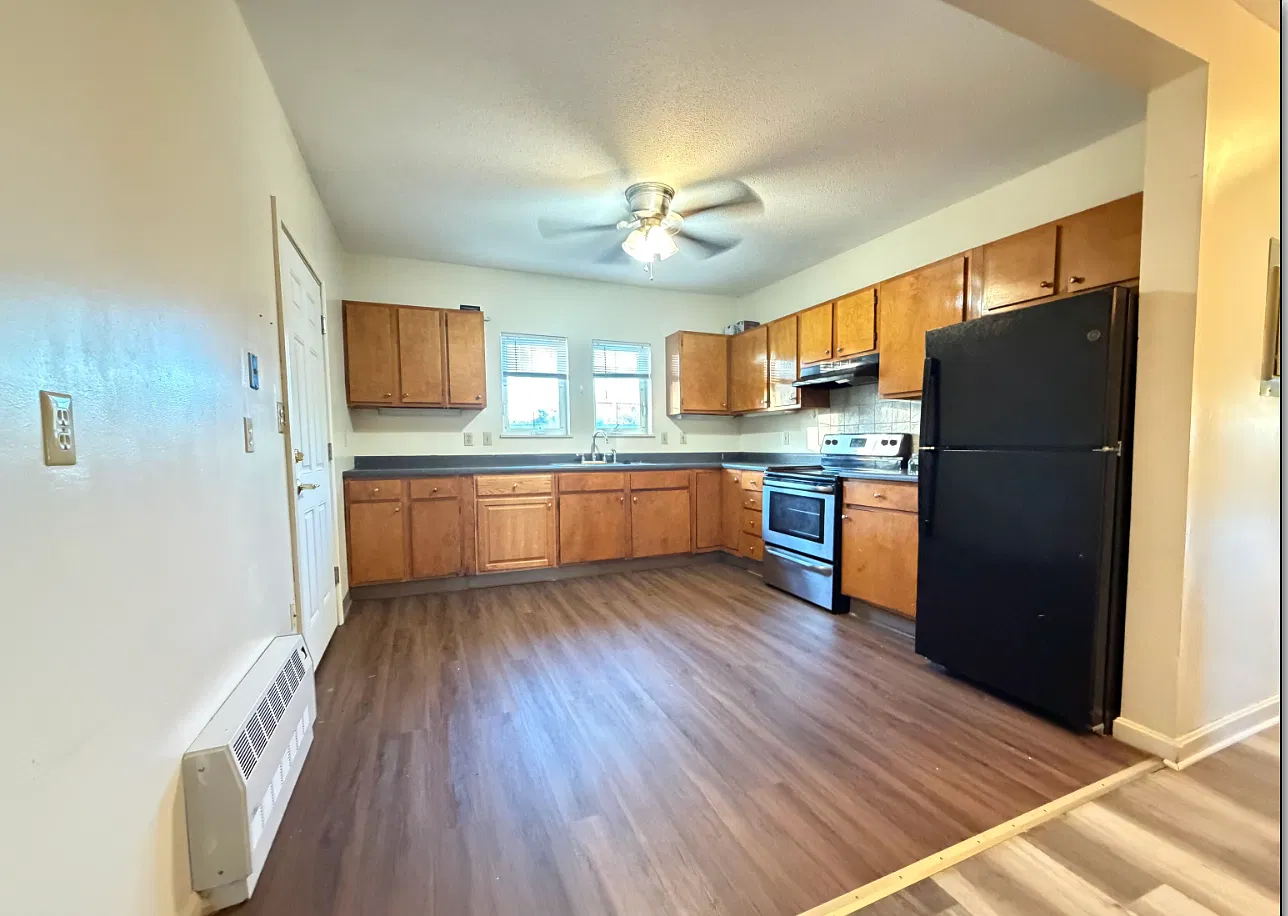3 bed, 1300 sqft, $2,000 — Photo 1