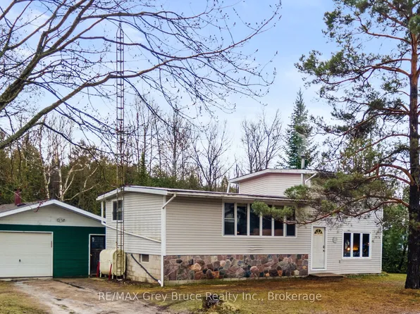 243 McCullough Lake Dr, Chatsworth, ON N0H 2V0