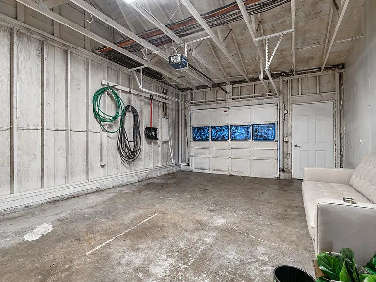 1820 N Burl Ln — Photo 28