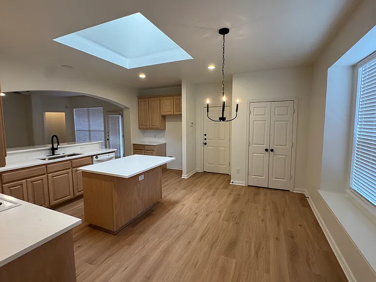 1823 Bur Oak Dr — Photo 9