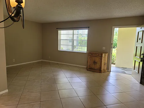 210 Normandy Ln Photo 1