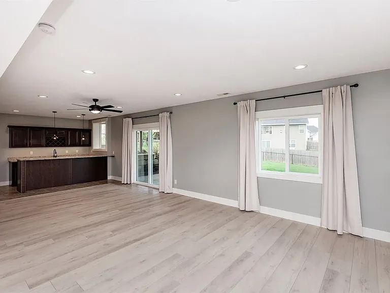 4104 Lakeland Ct — Photo 15