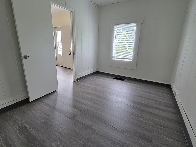 295-297 Doty St — Photo 5