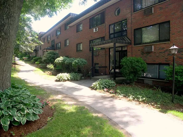 1323 Worcester Rd #Top, Framingham, MA 01701