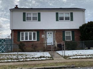 19 Sprague Dr, Valley Stream, NY 11580