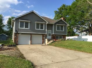 4008 SE 34th St, Topeka, KS 66605