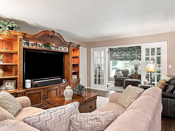5th image of 669B Buckingham Drive