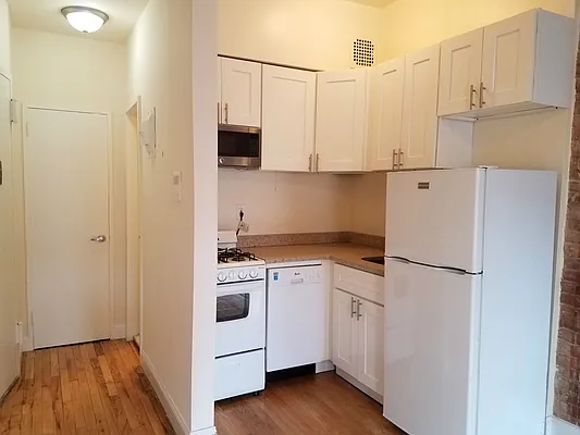 Rented by Keller Williams NYC | media 19