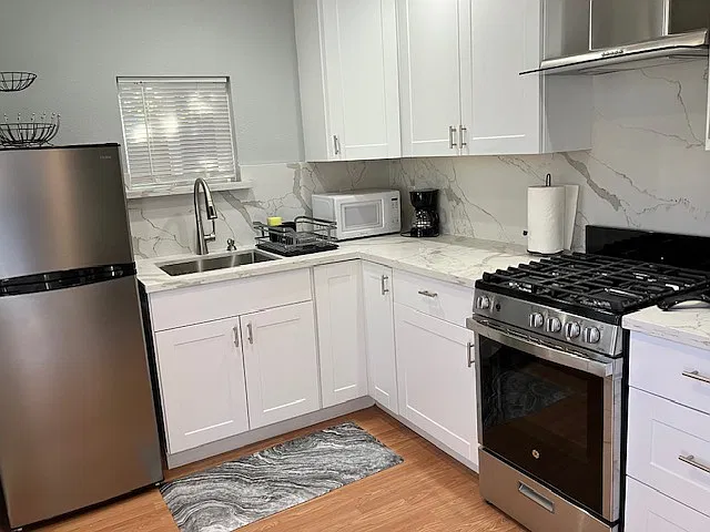 Studio, 400 sqft, $2,000 — Photo 4