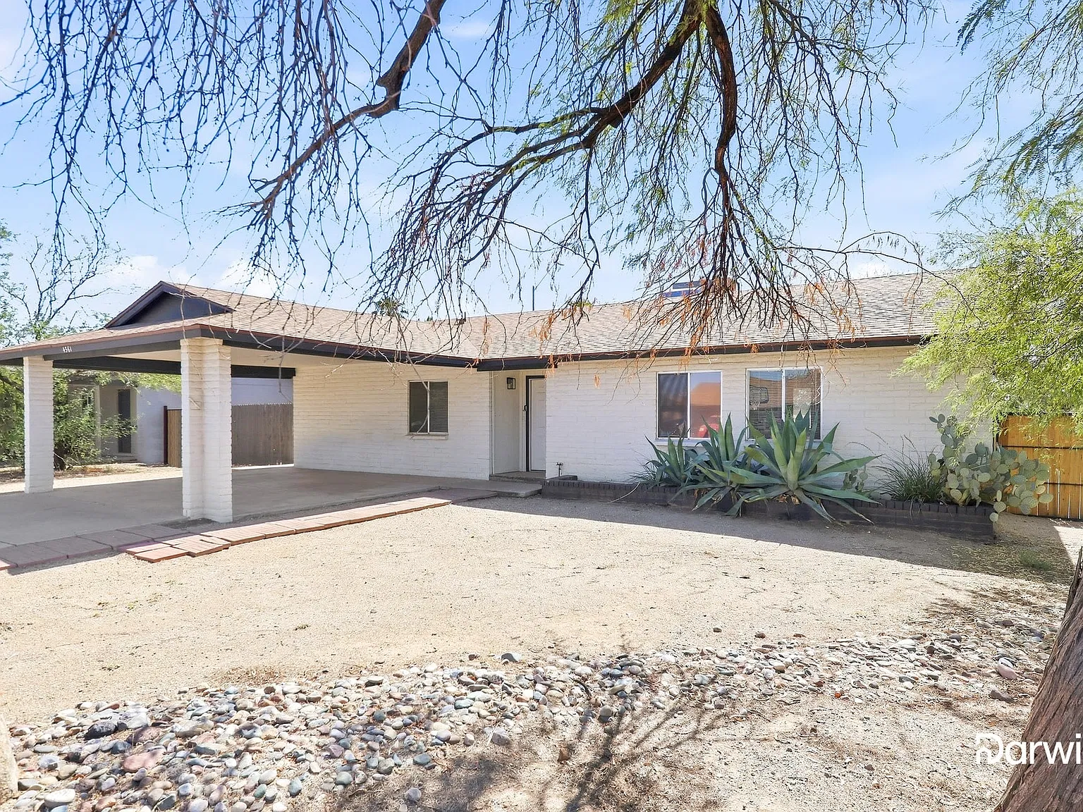 3 bed, 2.0 bath, 1519 sqft, $1,795 — Photo 2