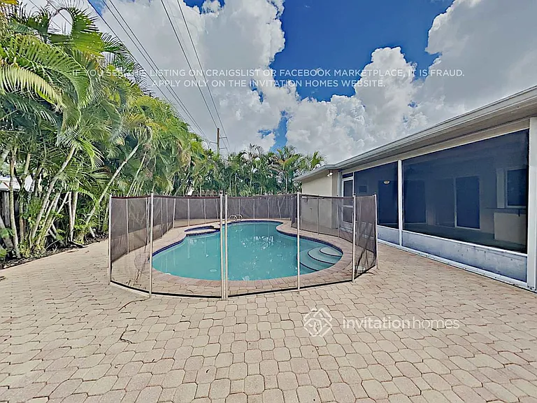 1195 NW 92nd Ave — Photo 14