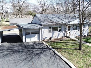 13205 8th St, Grandview, MO 64030