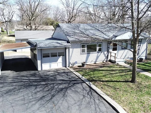 13205 8th St, Grandview, MO 64030