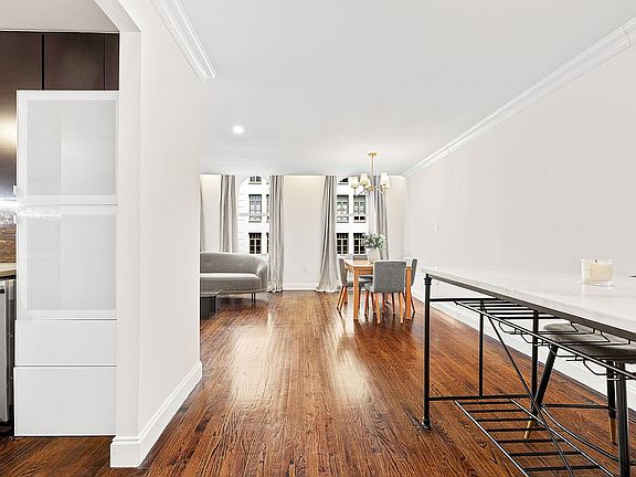5th image of 28 W 96th St APT 9