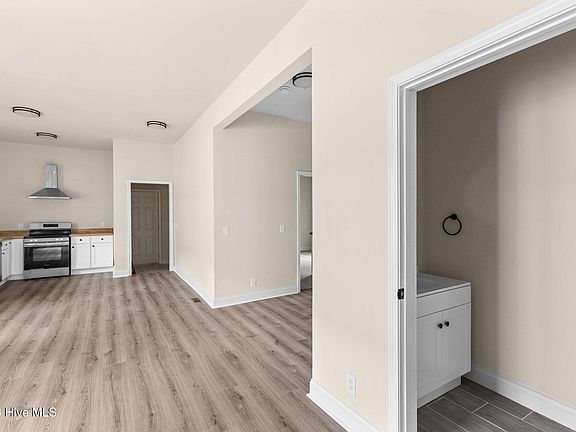 5th image of 106 Ridgeway Street